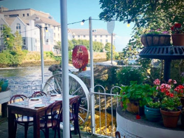 Il Vicolo outdoor terrace