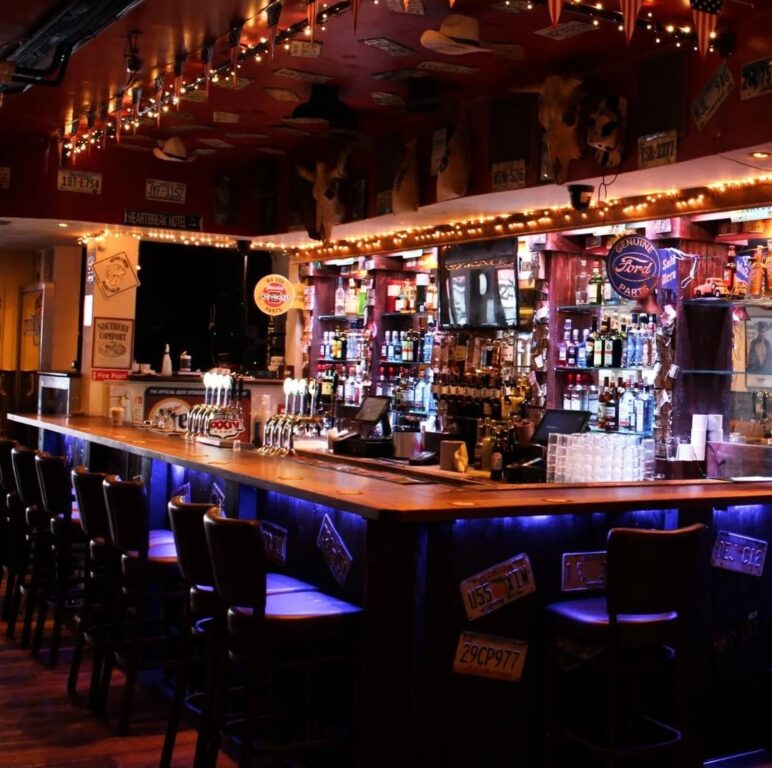 Coyotes Late Bar and Club