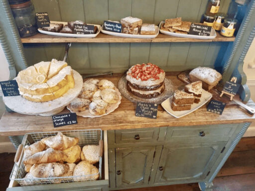 Cakes and bakes