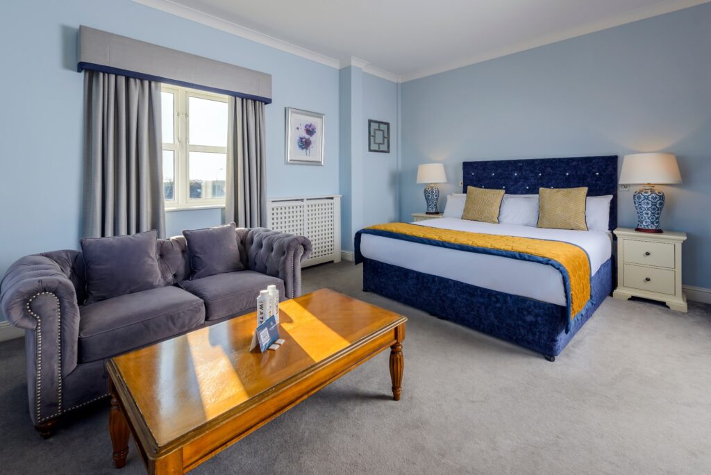 Clybaun Hotel bedroom