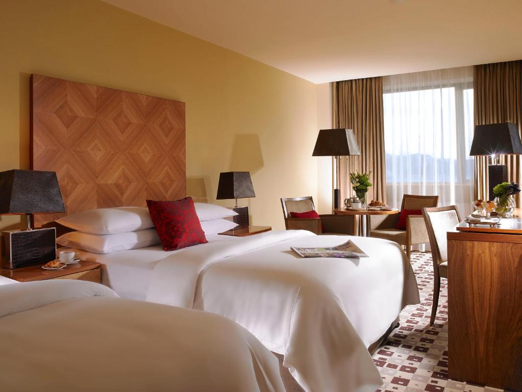 Connacht Hotel rooms
