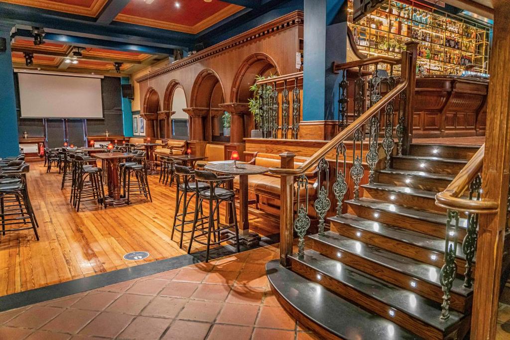 Eyre Square Hotel bar
