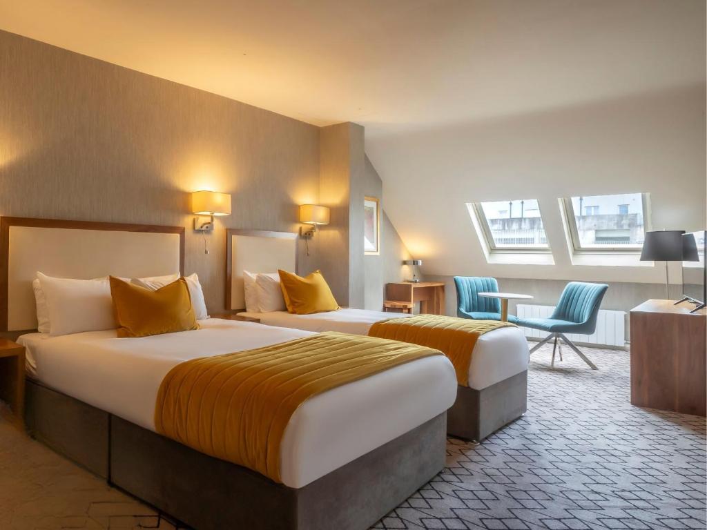 Eyre Square Hotel family rooms