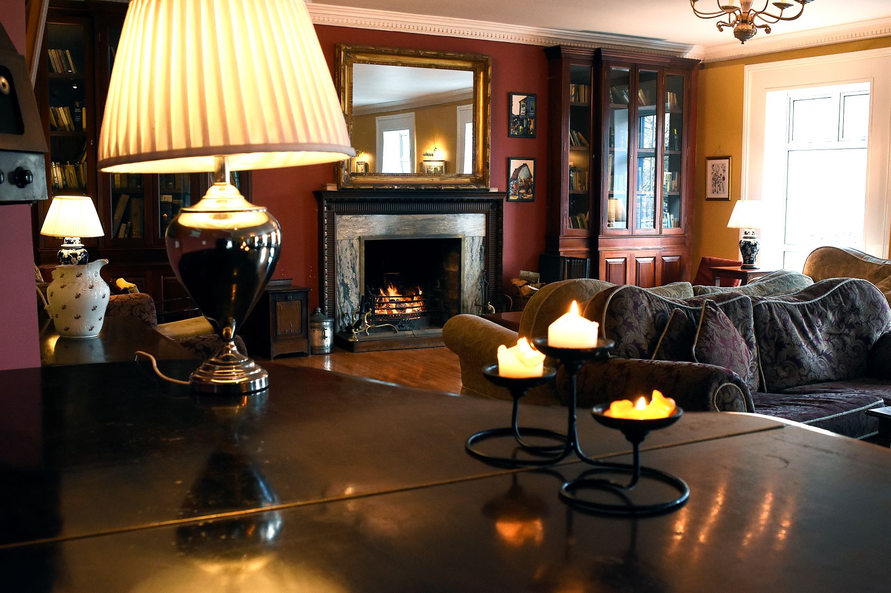 Leenane Hotel lounge