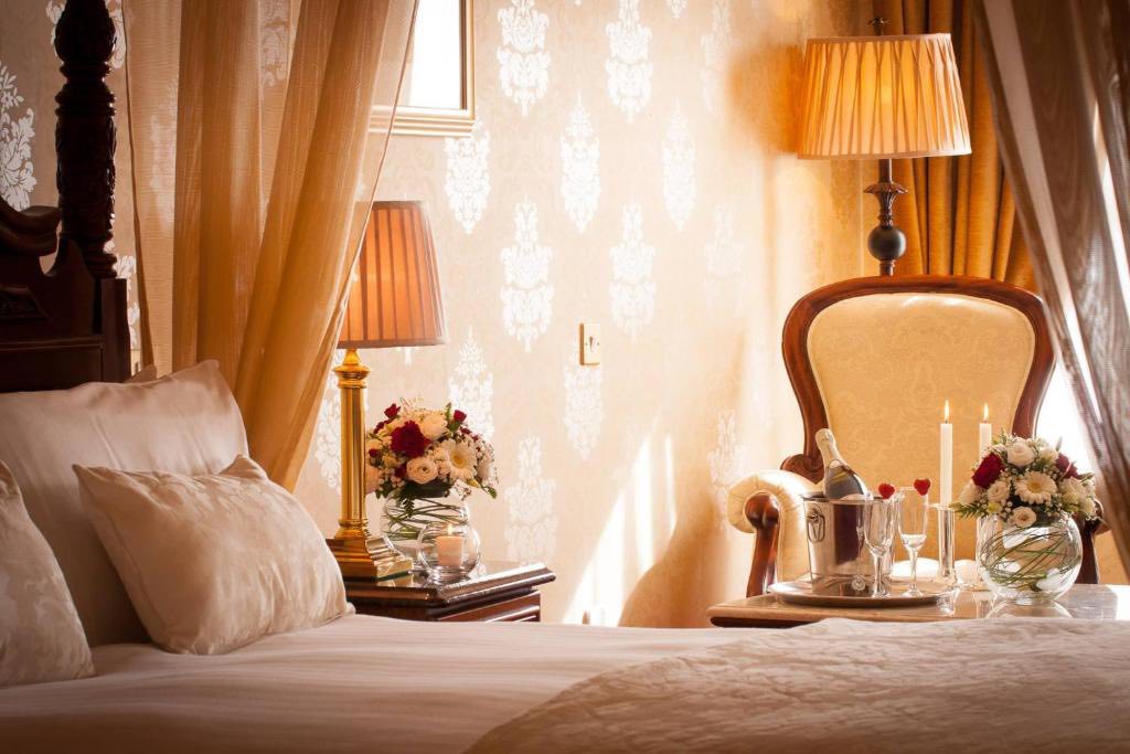 Meadow Court Hotel room