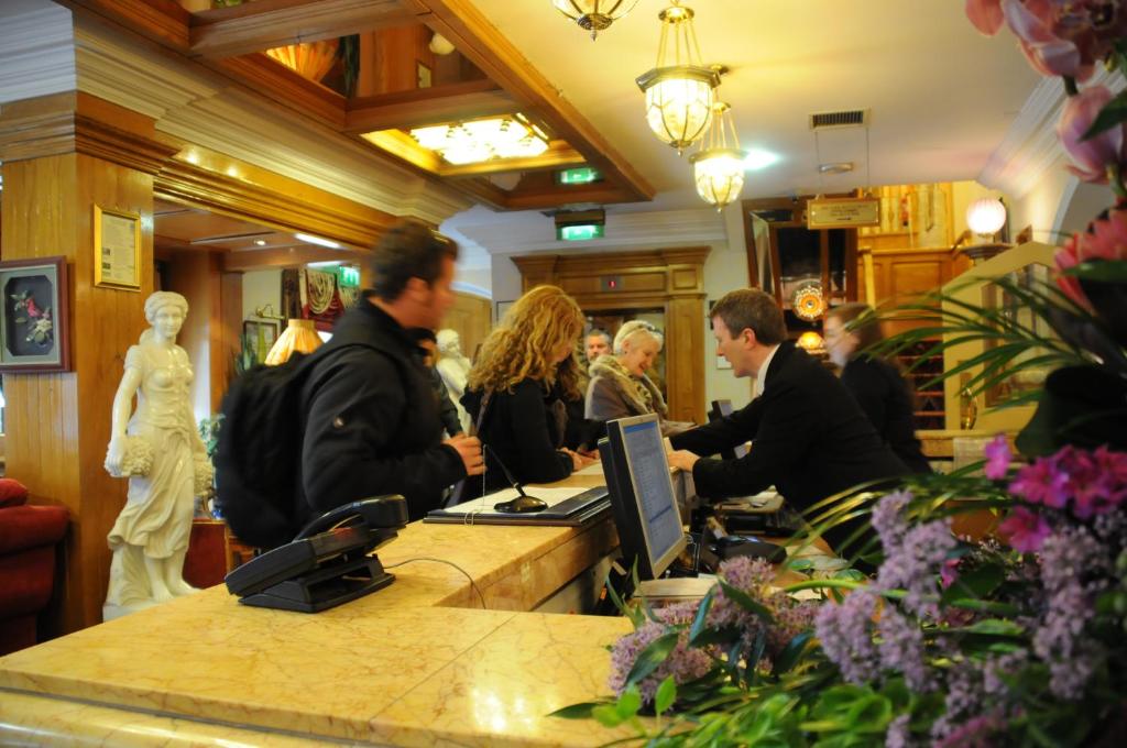 Park House Hotel reception
