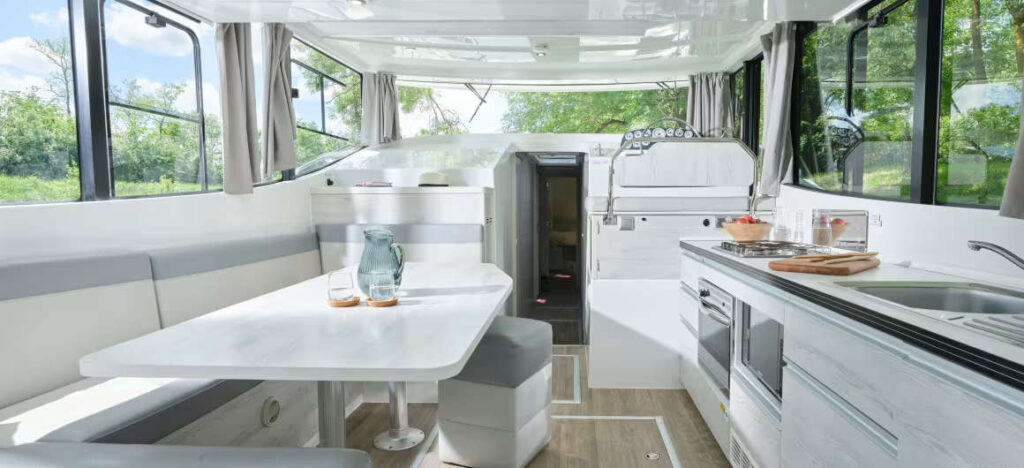 Shannon Cruise Boat Hire