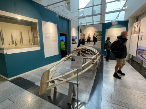 Making a currach display
