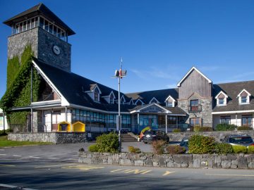 Peacockes Hotel Maam Cross