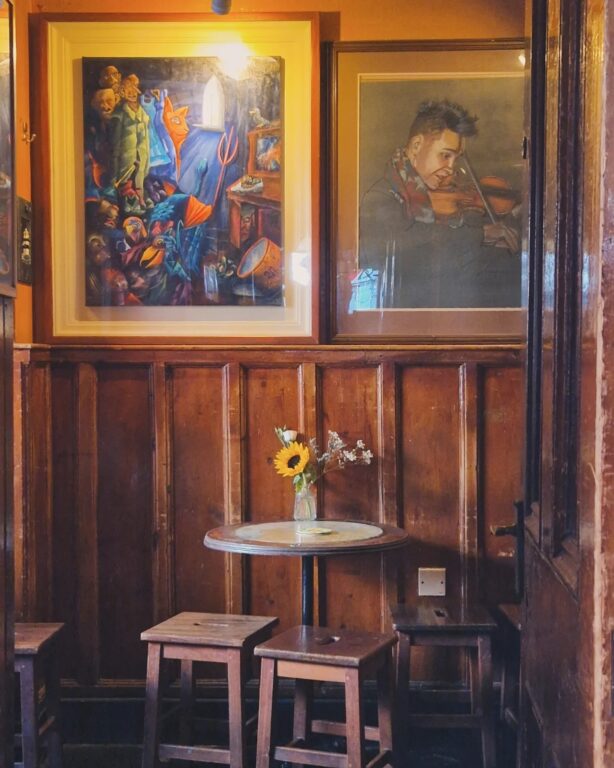 Tigh Neachtain pub interior