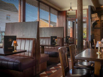 The Signal Bar & Restaurant