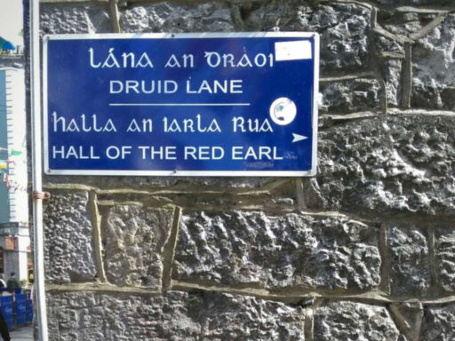 Hall of the Red Earl