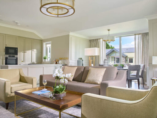 Lodge Lounge
