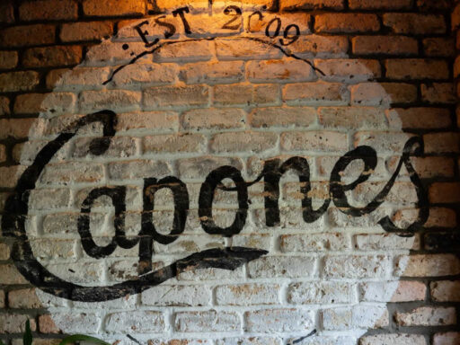 Capones