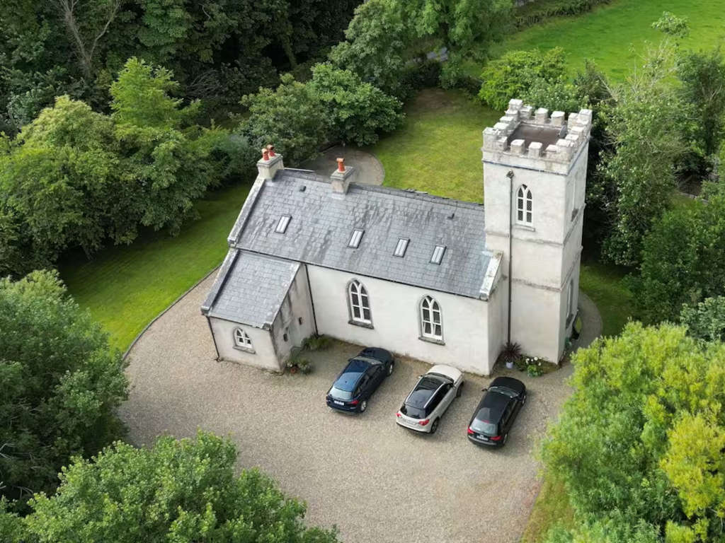 Bookeen Hall