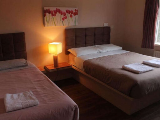 Connemara Hostel twin room