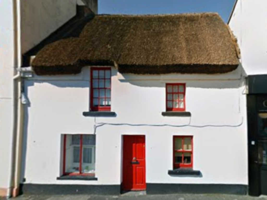 Thatch cottage Henry Street Galway