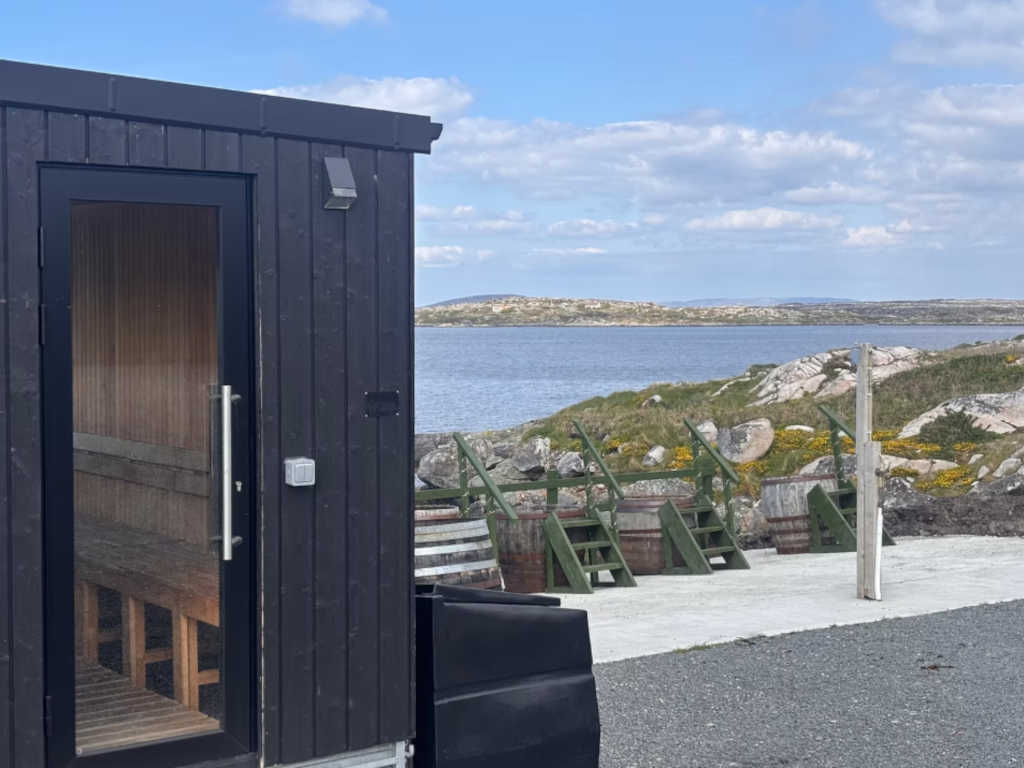 OileƔnra Seaweed Baths Sauna