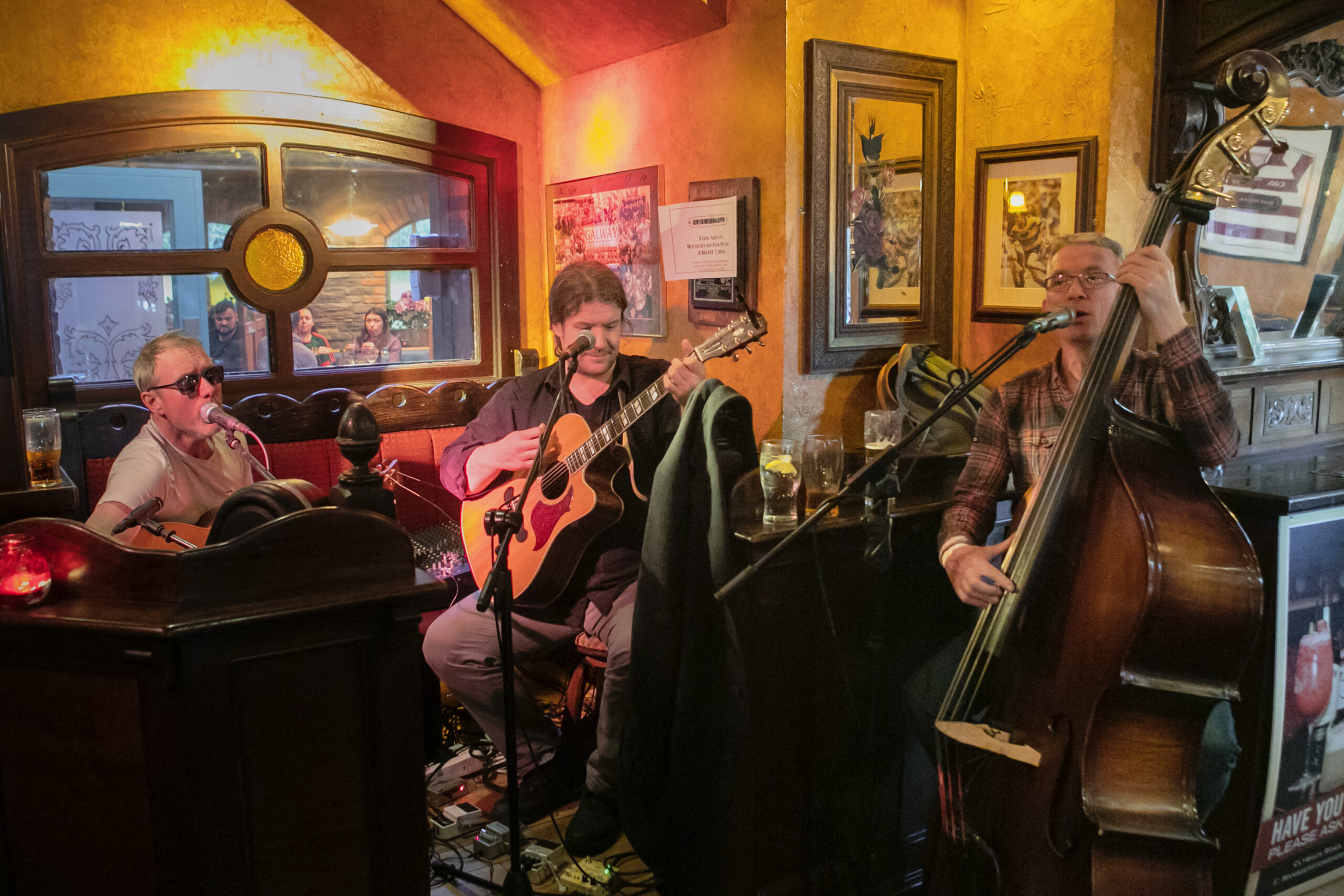 Tom Sheridans Live Music