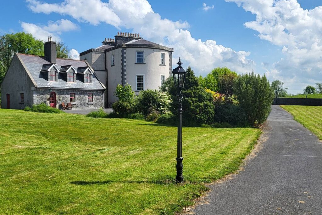 Ballycurrin House