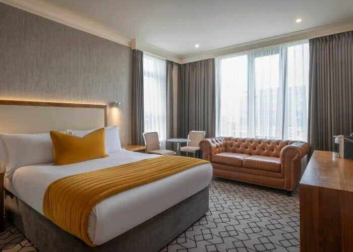 Victoria-Hotel-Bedroom